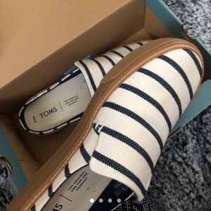 Toms shoes